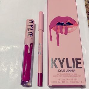 💋Kylie Cosmetics Tipsy Lip Kit Matte NIB